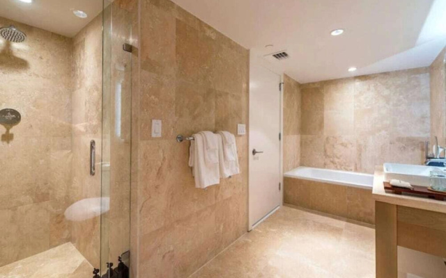 5 Star Oceanfront Hotel Residence - 1440