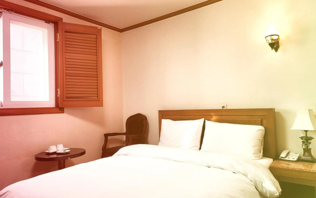 Noble Tourist Hotel Insadong