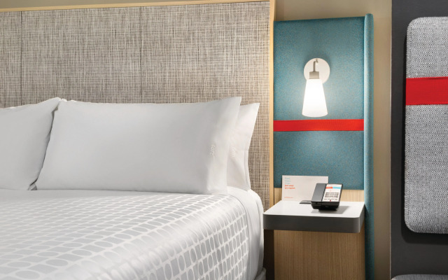 Avid Hotels Orlando International Airport by IHG
