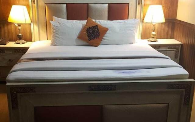 Lasani Continental Hotel Lahore