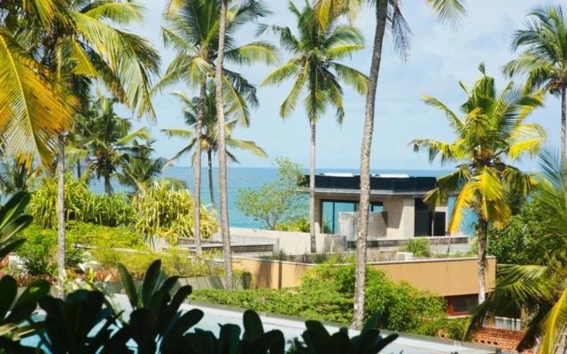 Modern Beach Villa With Roof Terrace