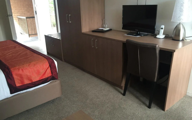 Peninsula Nelson Bay Motel and Serviced Apartments