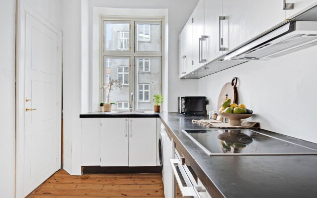 Sanders Stage - Chic 3-bdr Apt Near Nyhavn