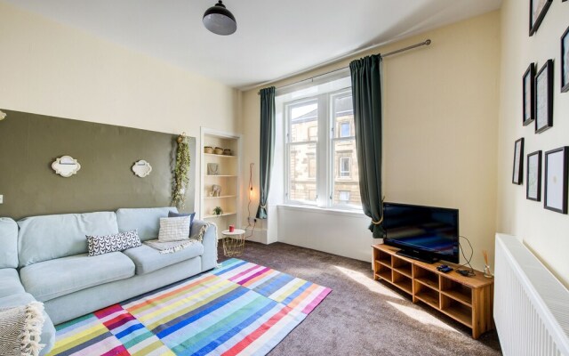 Perfectly Situated Glasgow 2 Bed Apartment