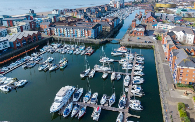 The Crows Nest - 1 Bed Apartment - Swansea Marina