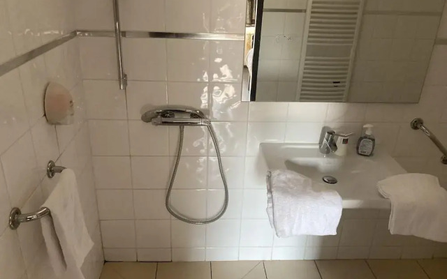 The Resid For Calixte