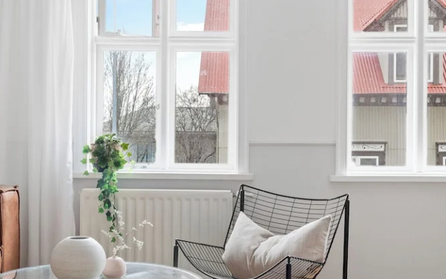 Downtown Baldursbrá Holiday Home