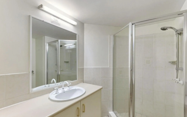 White Crest Apartments