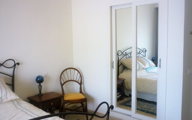 Cosy Apartment With one Room in Houmt Souk ,with Wonderful sea View, F