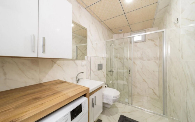 Central Flat Near Popular Attractions in Muratpasa