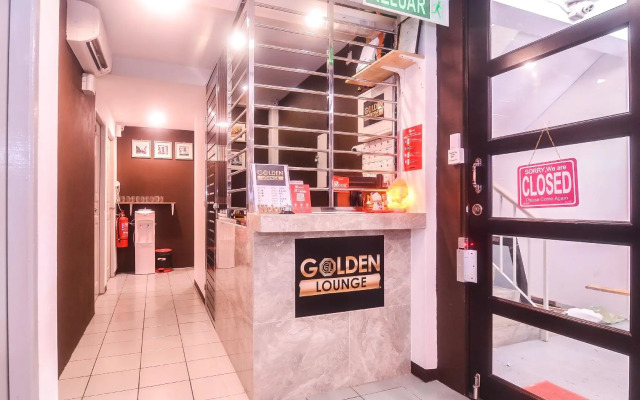 OYO 89465 Golden Lounge
