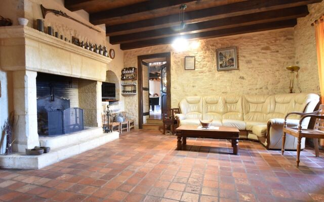 Beautiful Holiday Home with Heated Pool in Cazals France