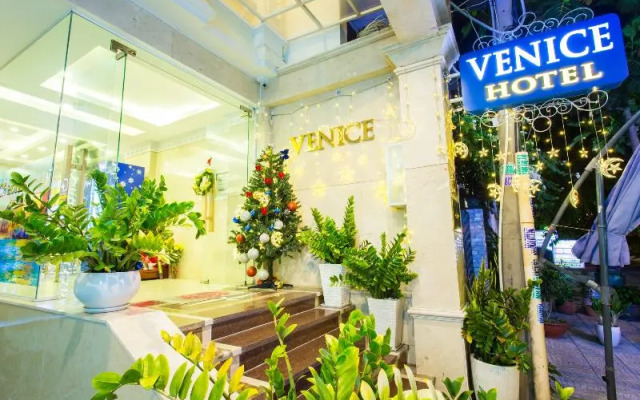 Venice Hotel By Zuzu