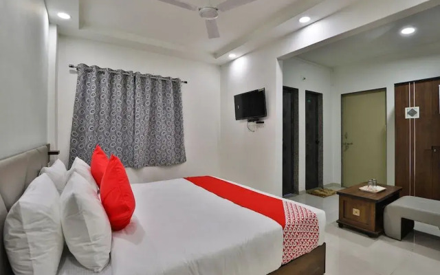 Crystal Service Apartments By OYO Rooms