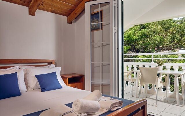 Alamis Hotel & Apartments
