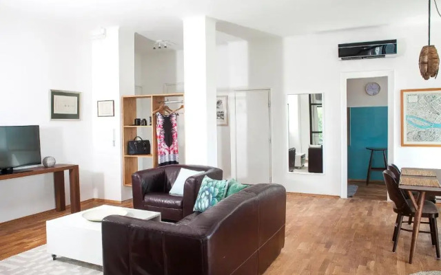 Riverside Panorama Apartment