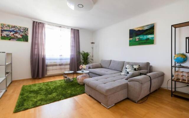 Apartment Rudolfspark Check in 15h to 22h Only