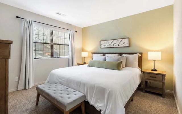 Branson Cozy Bungalow in Premier Location!