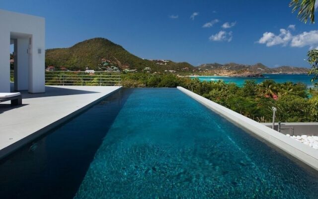 Villa Avenstar