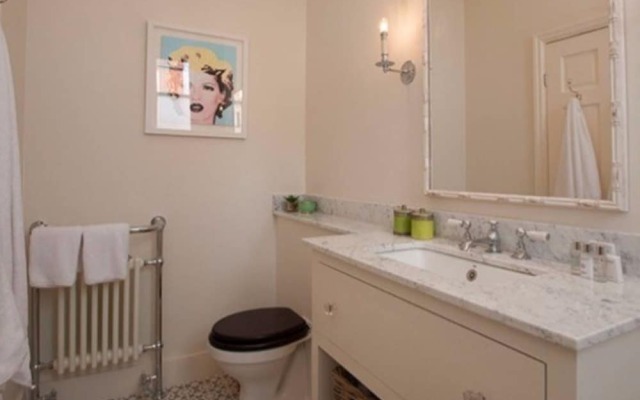 4 Bedroom Flat In Notting Hill