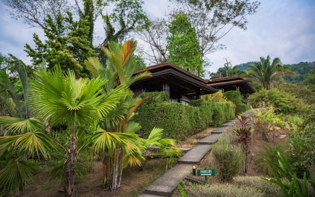 Tiki Villas Rainforest Lodge & Spa