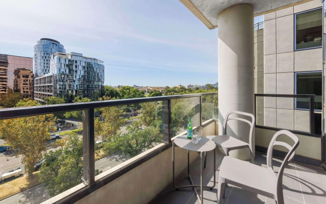 Oaks Melbourne St Kilda Road Hotel