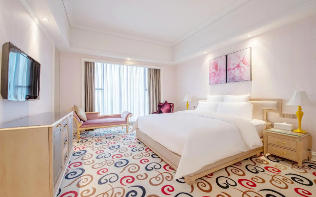Babylon Hotel
