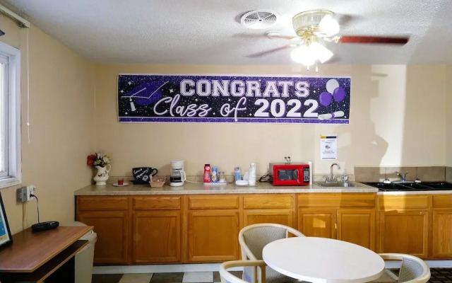 Grand View Plaza Inn & Suites