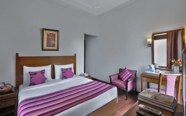 Edition O 30065 Regale Inn