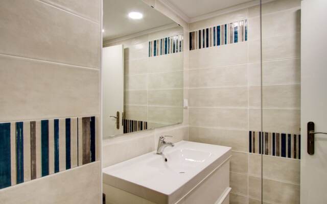 Cozy 1 Bed in the Heart of Alfama w Aircon