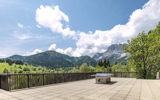 Alpine Escape Near Slopes