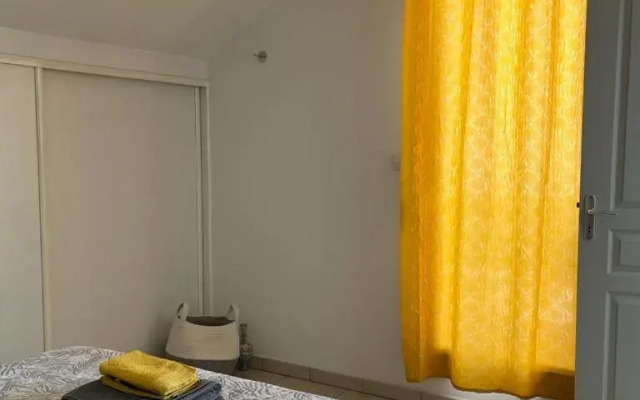 Saint-leu Réunion centre ville T3 Duplex meublé