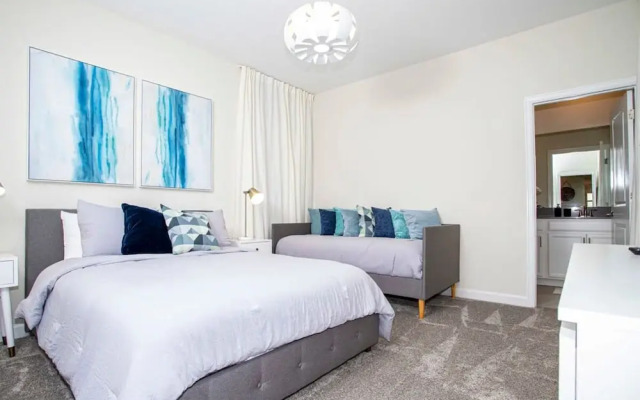 Stunning 5BR Home - Your Dream Getaway