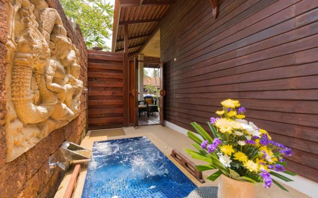 Coral Hotel Bangsaphan