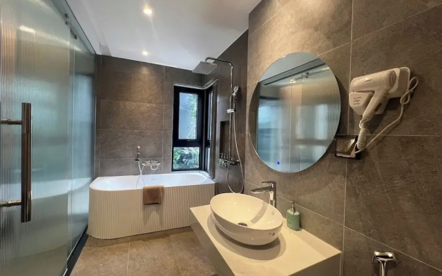 Hanoi Riverview Boutique Hotel & Apartment