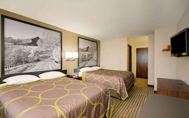 Super 8 by Wyndham Lexington/Hamburg Area
