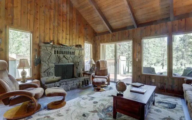 11 Camas-Hot Tub-4BR/2BA