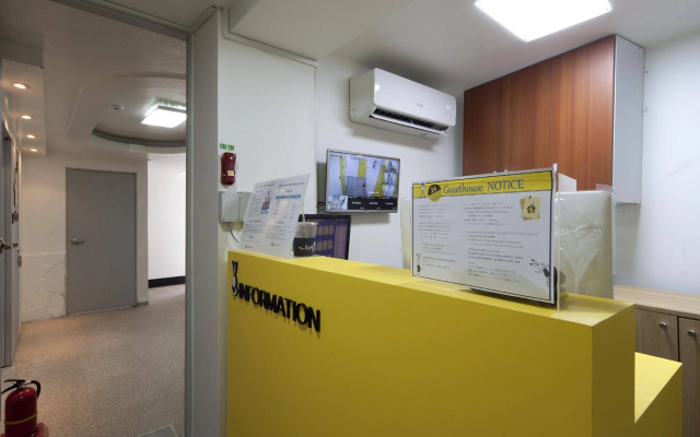 24 Guesthouse Myeongdong Town