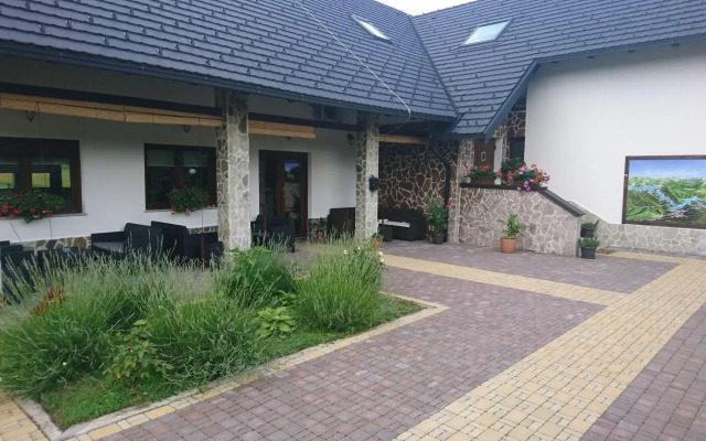 Villa Stone