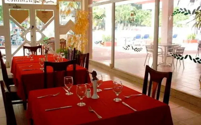 Villa Los Laureles