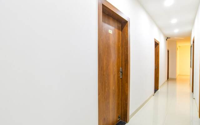 FabHotel Grand Giriraj