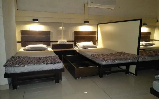 night-halt dormitory