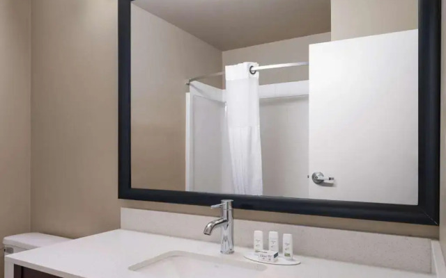 Super 8 Sherwood Park/Edmonton Area