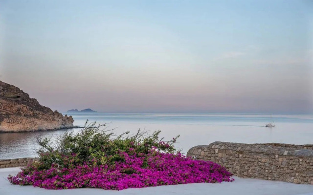 Etesians Suites & Villas