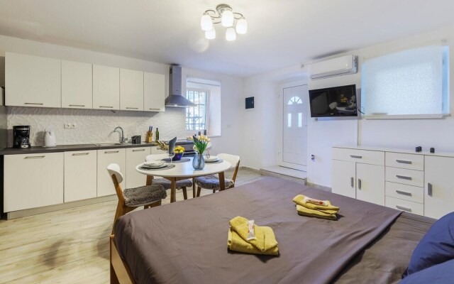 Nice Apartment in Pula With Wifi