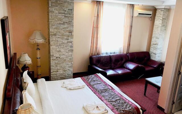 Royal Hotel & Spa