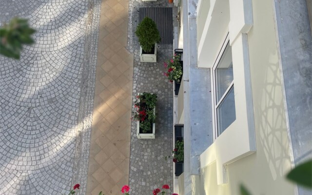 Mr.Just's Hotel