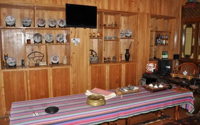 Henryi Oliv Inn