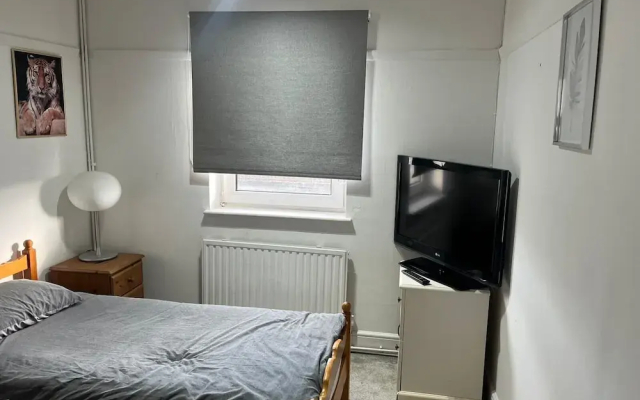 Albans Road Apartment - 4 Bedroom Luxury Stay