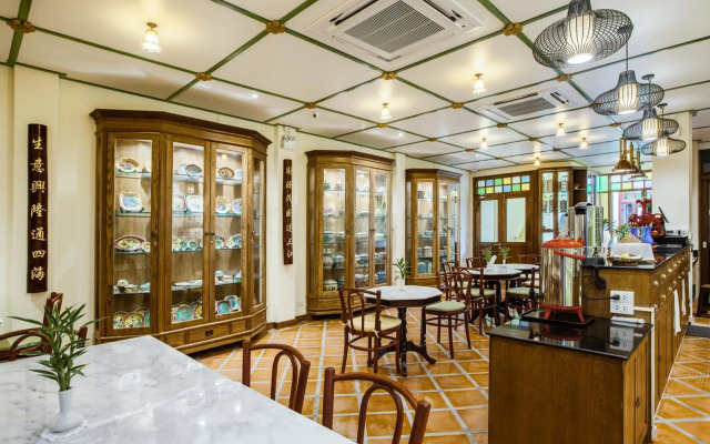 Woo Gallery and Boutique Hotel